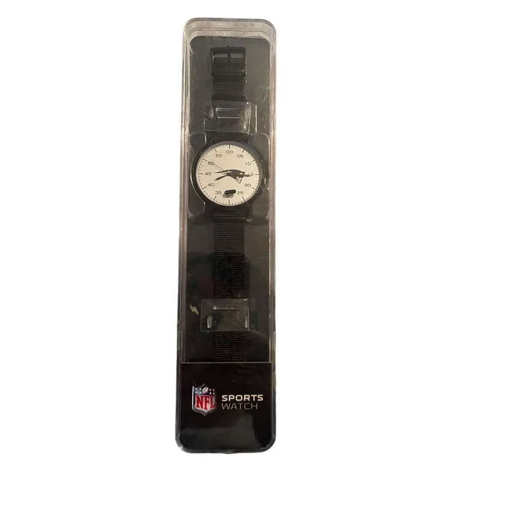 NEW NFL Mens Black Shock Resistant Analog New England Patriots Sports Watch